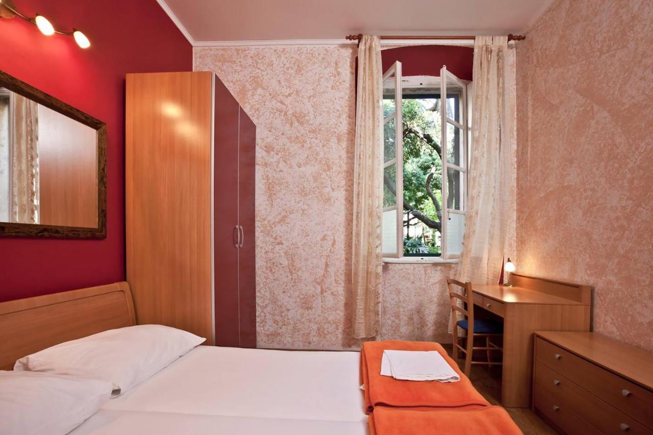 Mediteran With Garden Next To Beach And Old Town دوبروفينك المظهر الخارجي الصورة